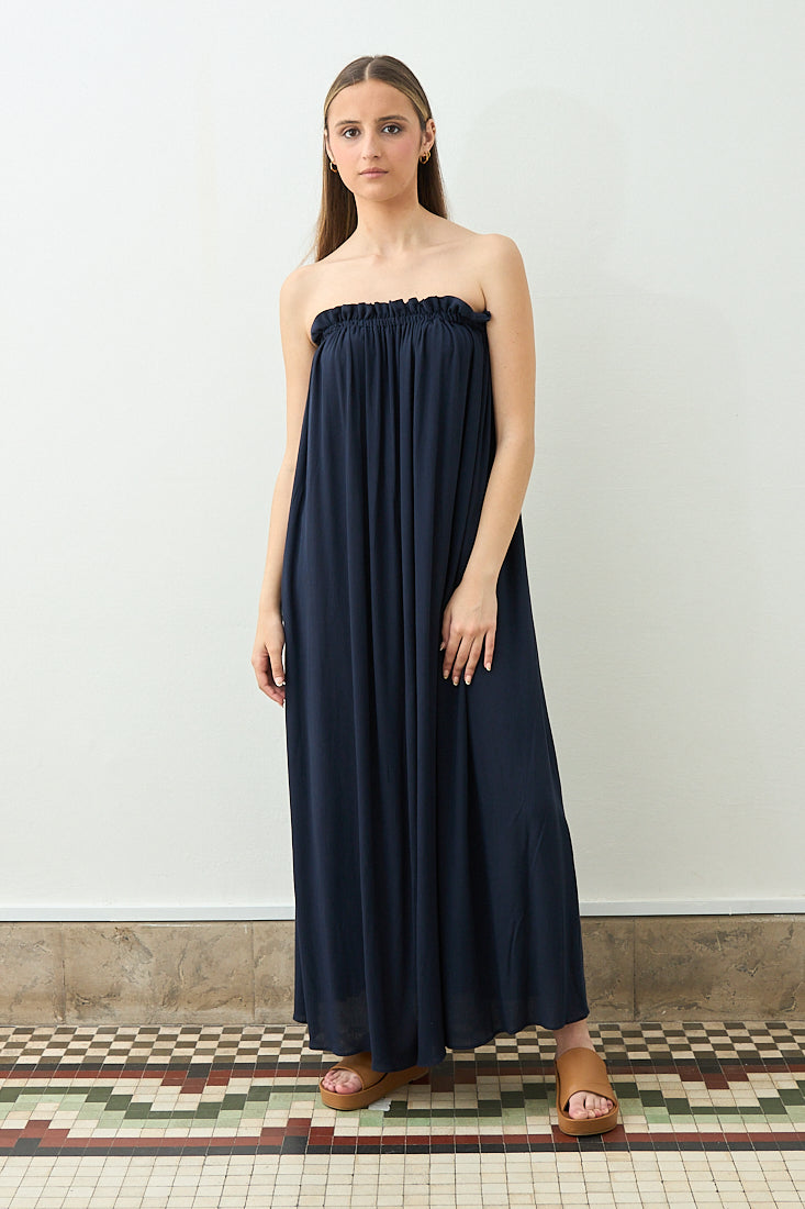 Shoulderless dress