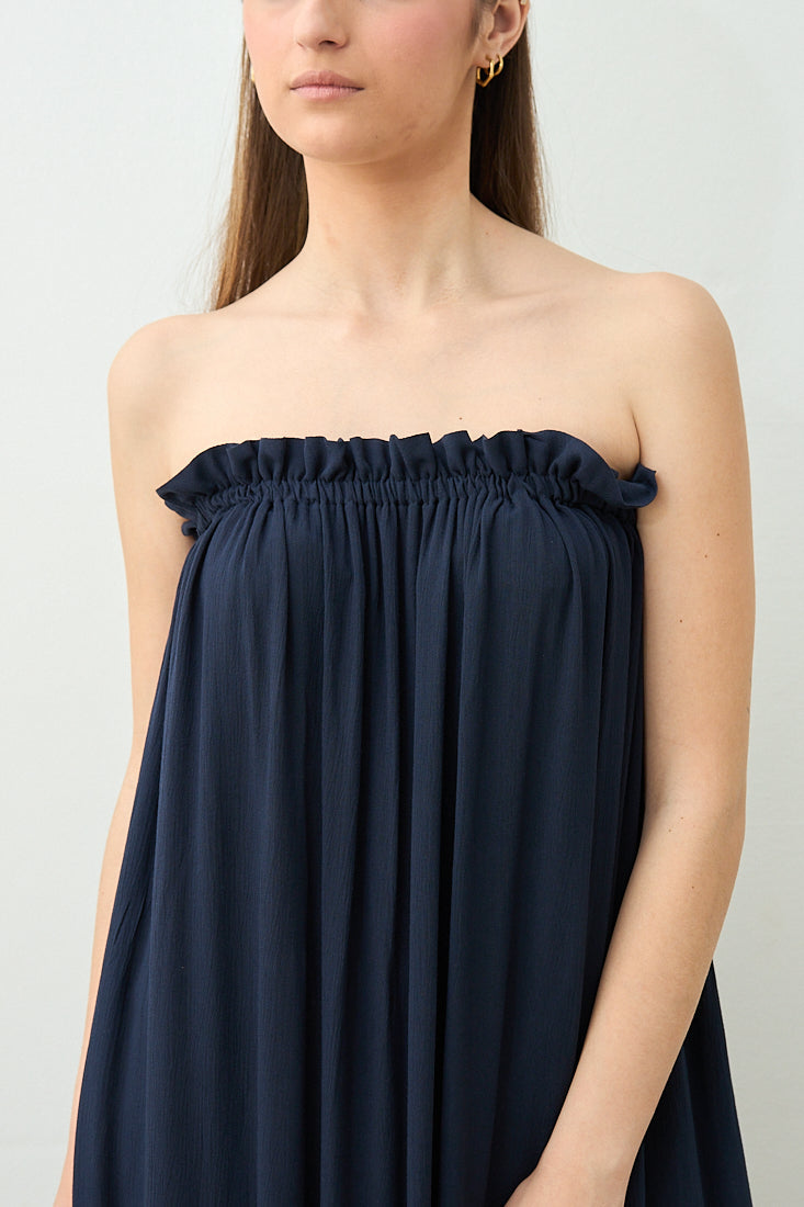 Shoulderless dress