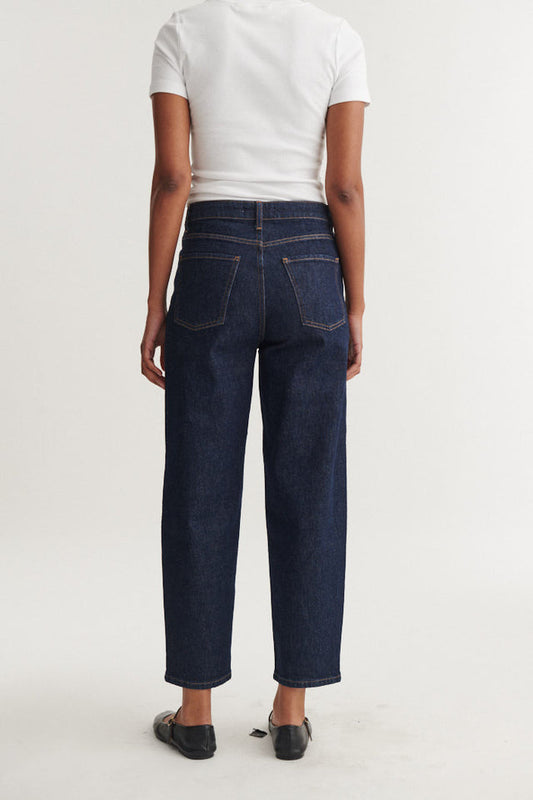 Barrel jeans Ea dark denim, GOTS