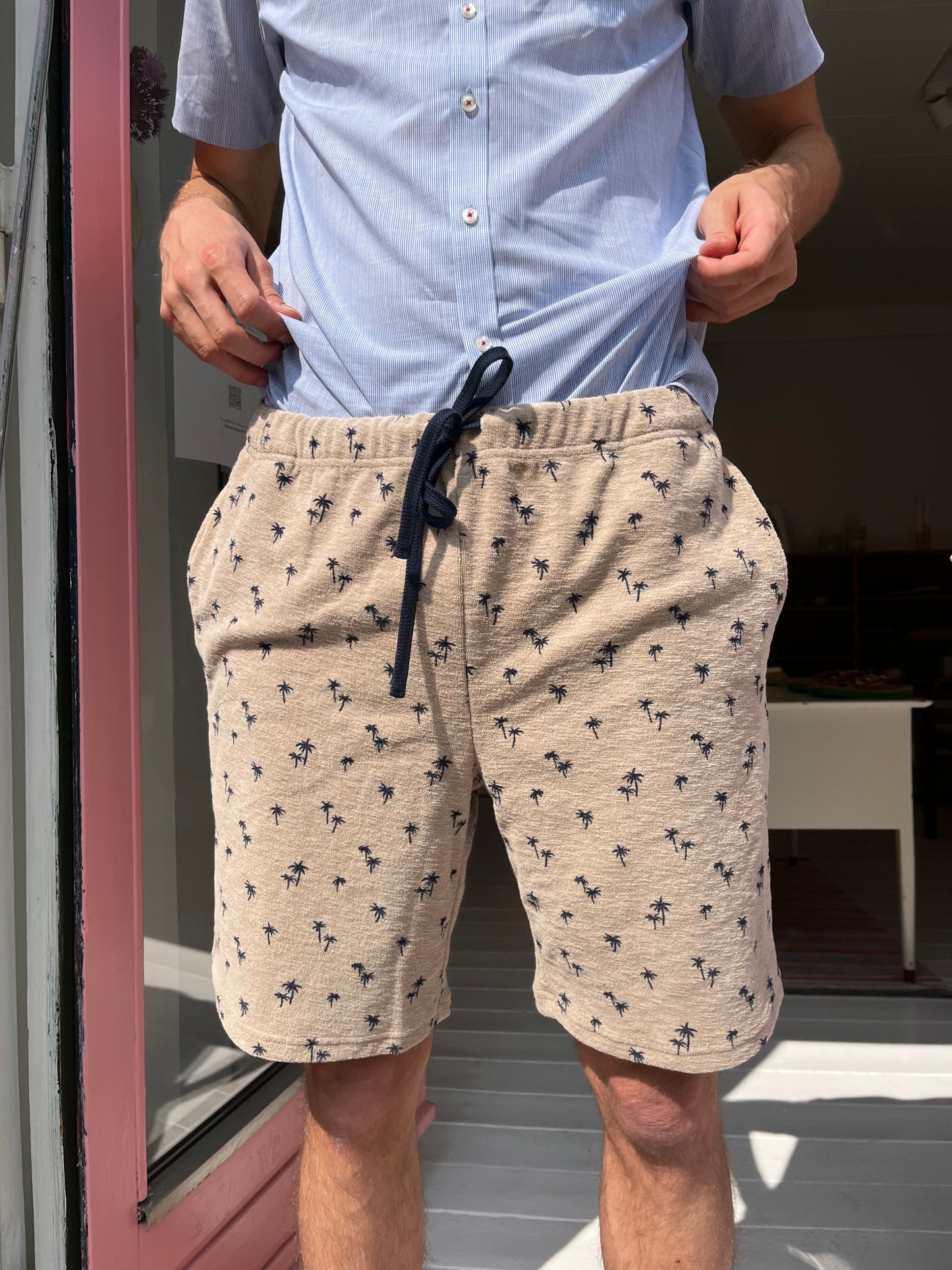 Men's organic palm shorts in soft terry, GOTS