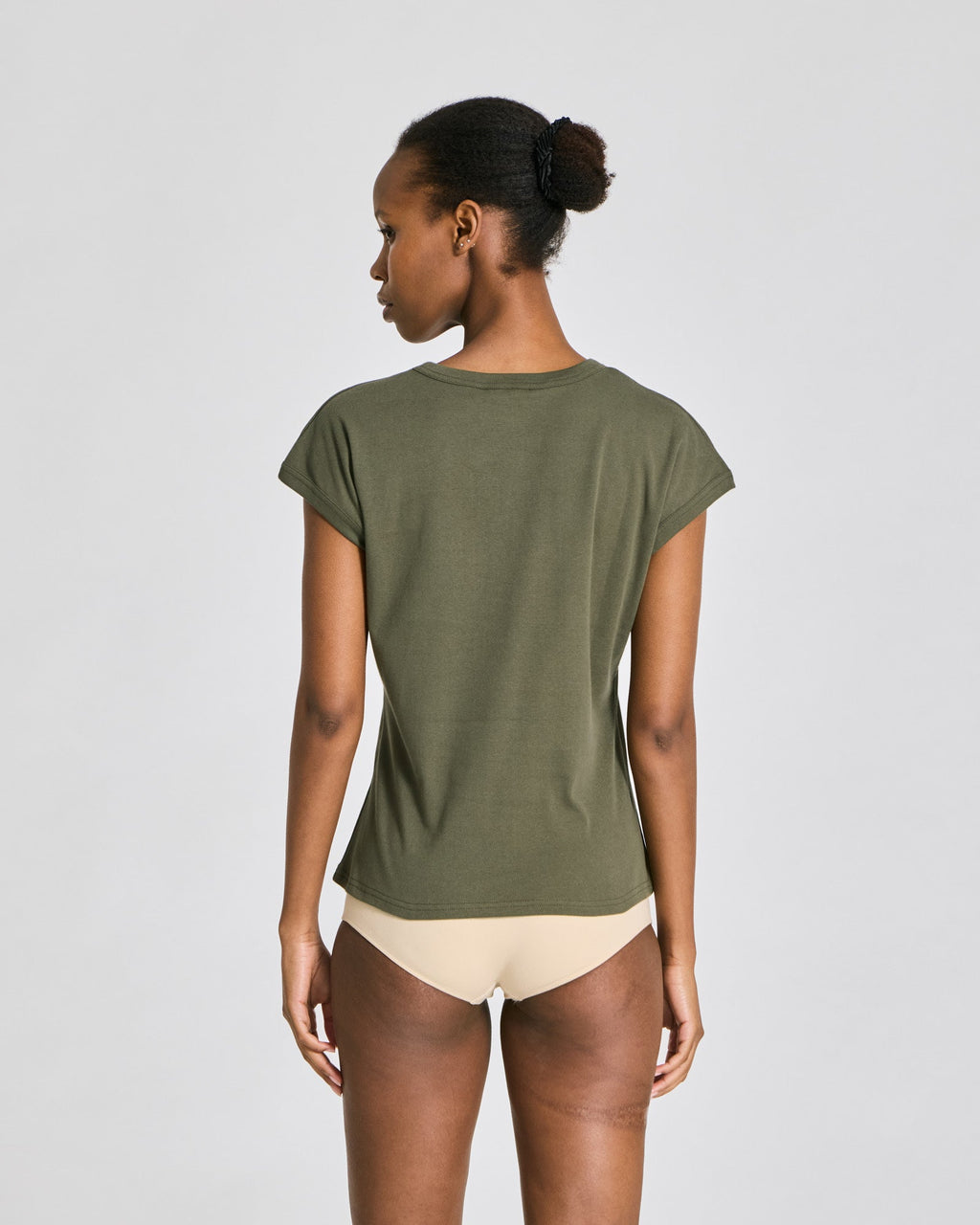Malou t-shirt olive night, GOTS
