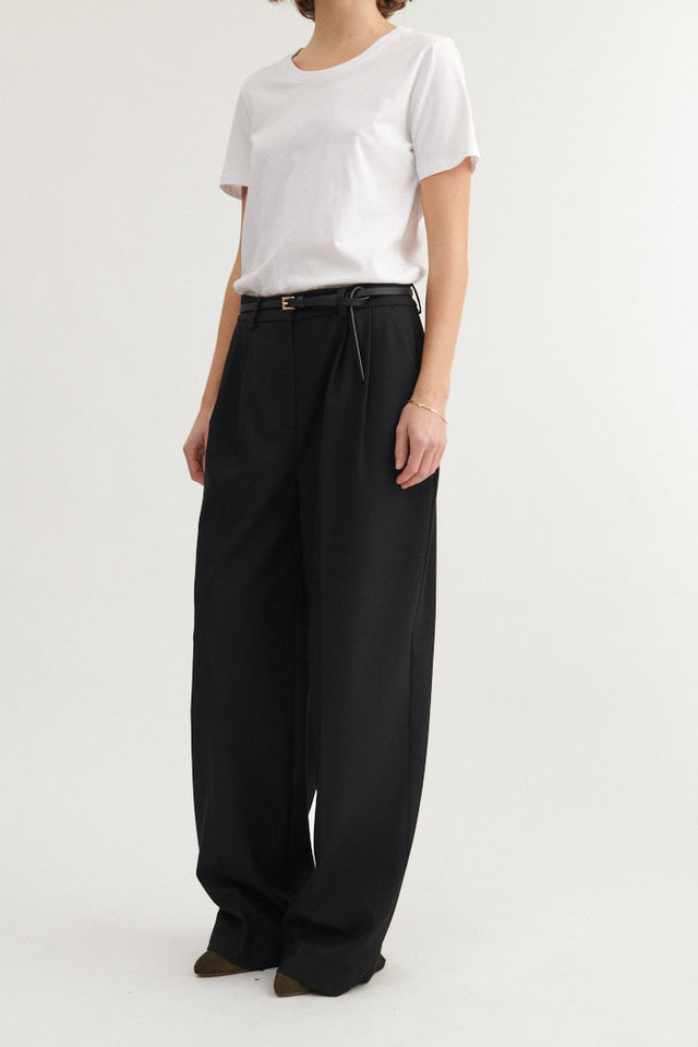 Pleated Marjo pants, black