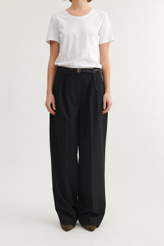 Pleated Marjo pants, black