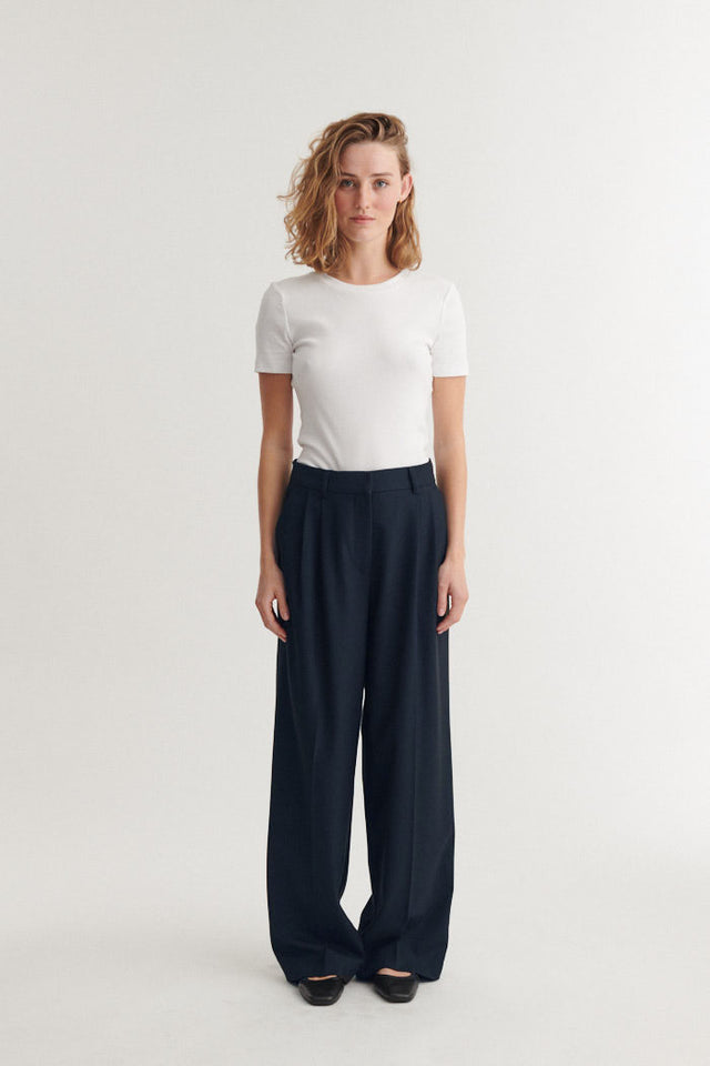 Pleated Marjo pants, navy