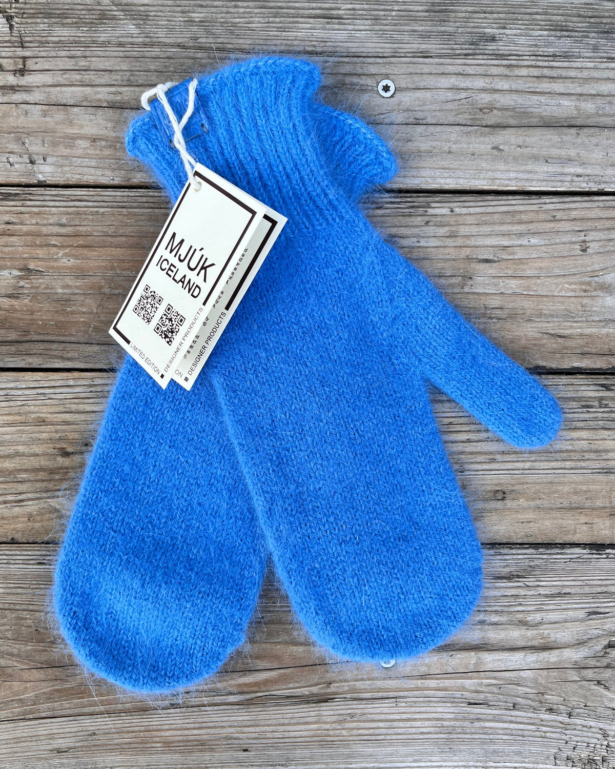 Mjuk Iceland mittens calm blue Helmers Magasin