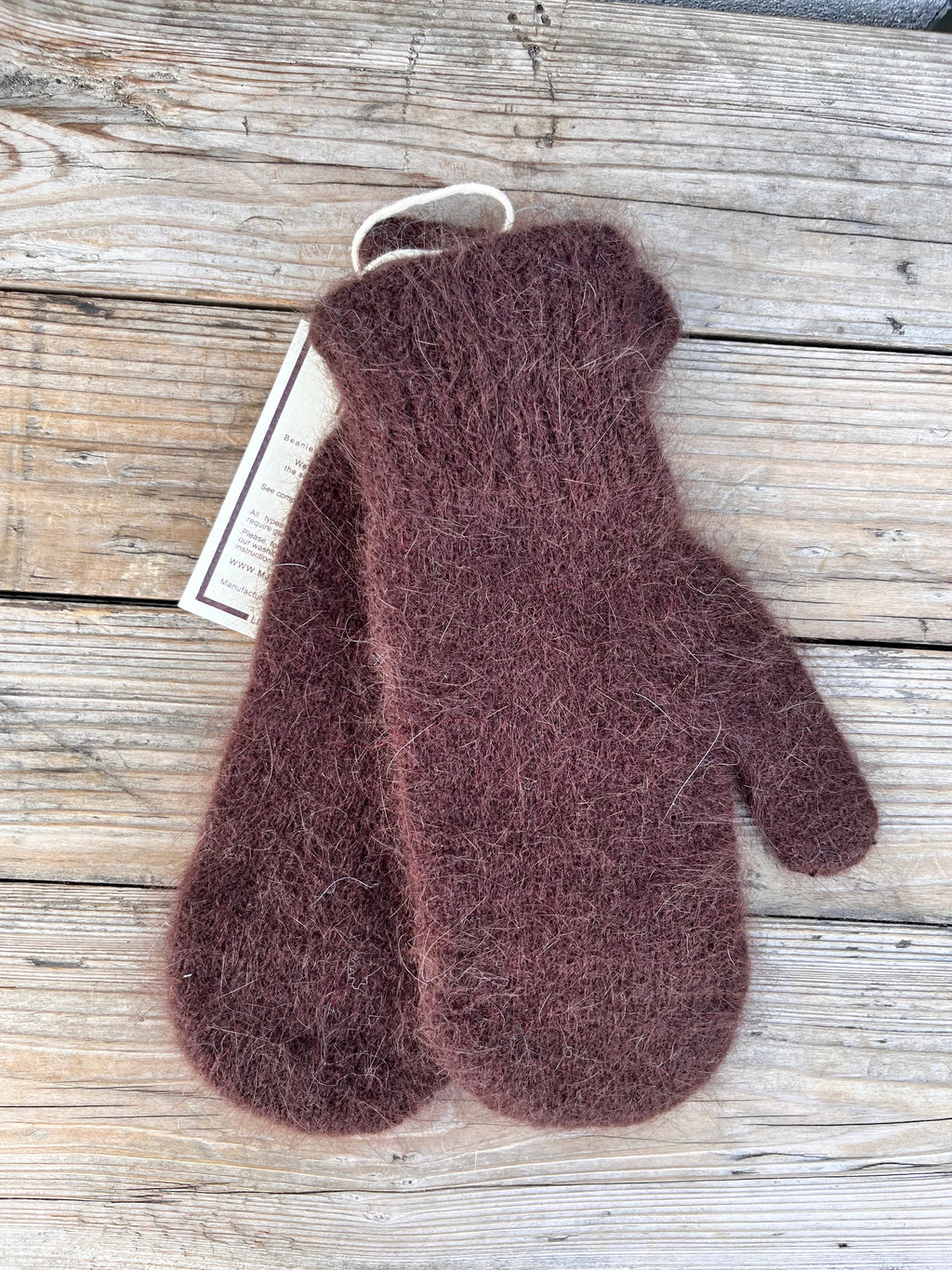Mjuk Iceland mittens chocoloate brown Helmers Magasin