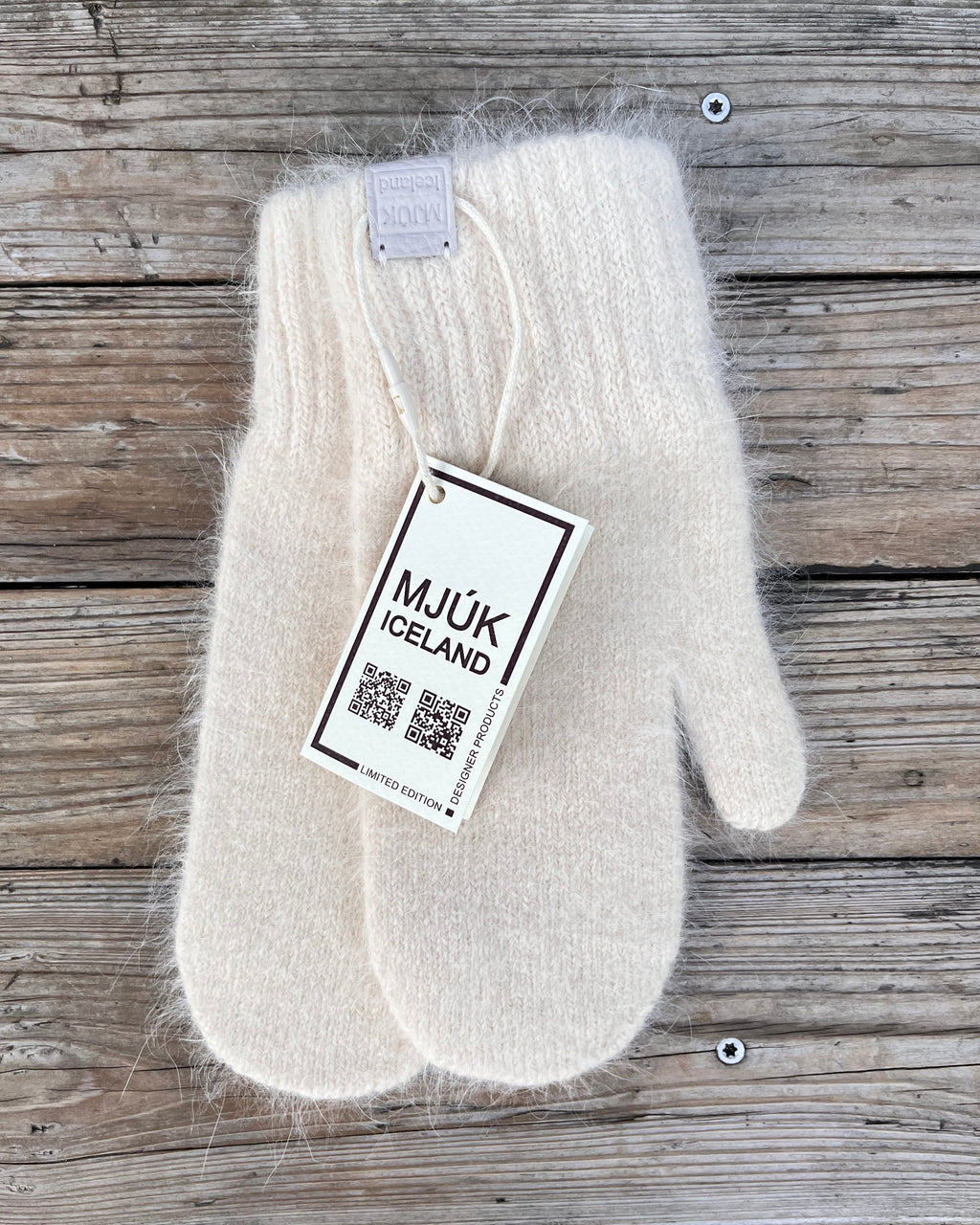 Mjuk Iceland mittens creme Helmers Magasin