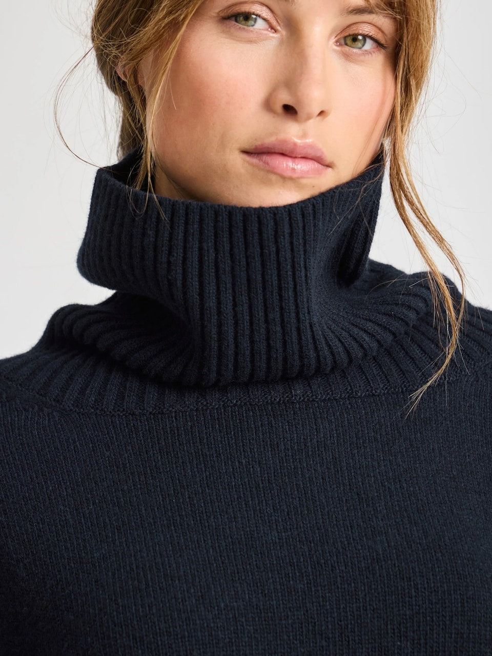 Vita lambswool roll-neck sweater, GOTS