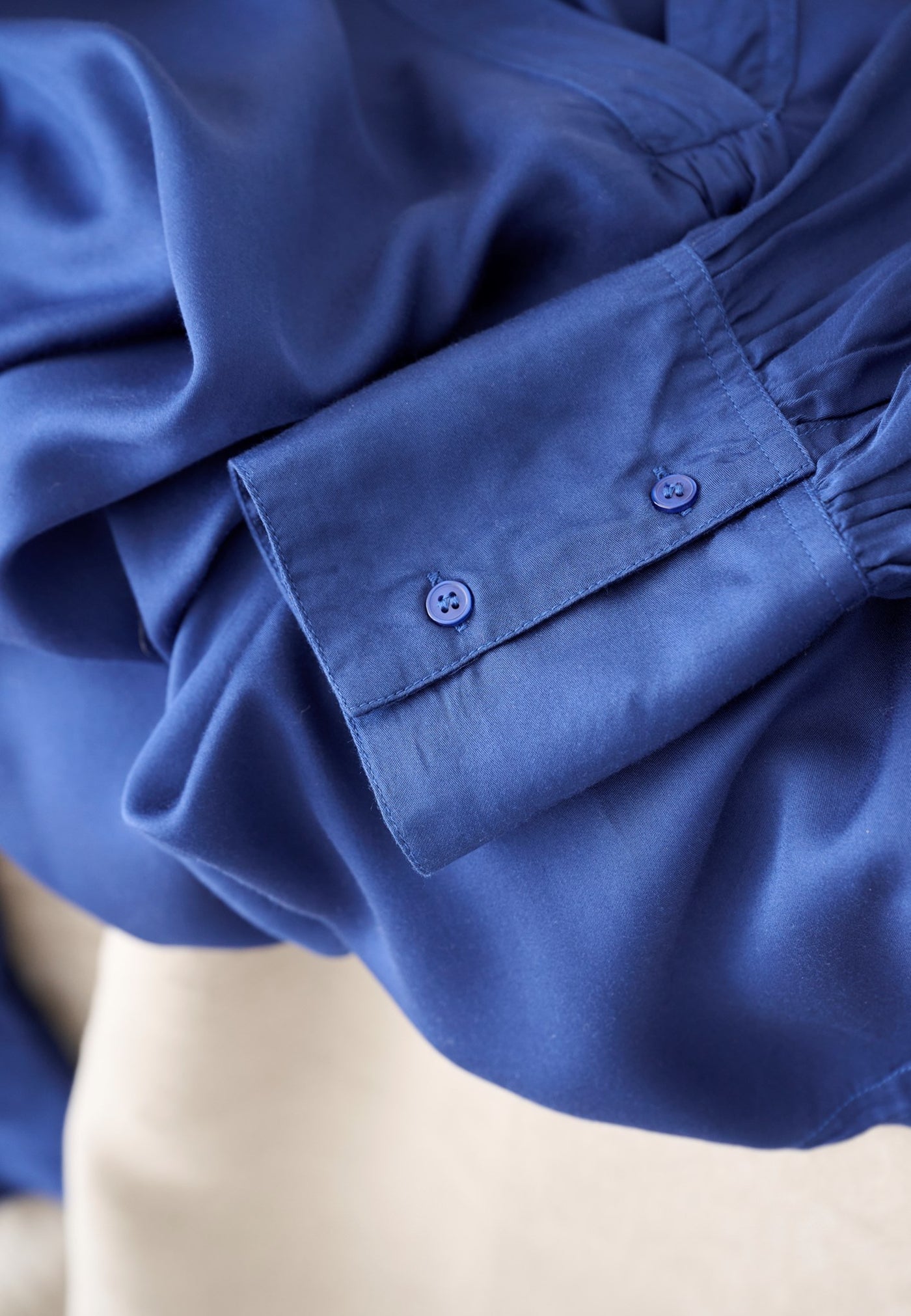 Moshi Moshi light shirt silky