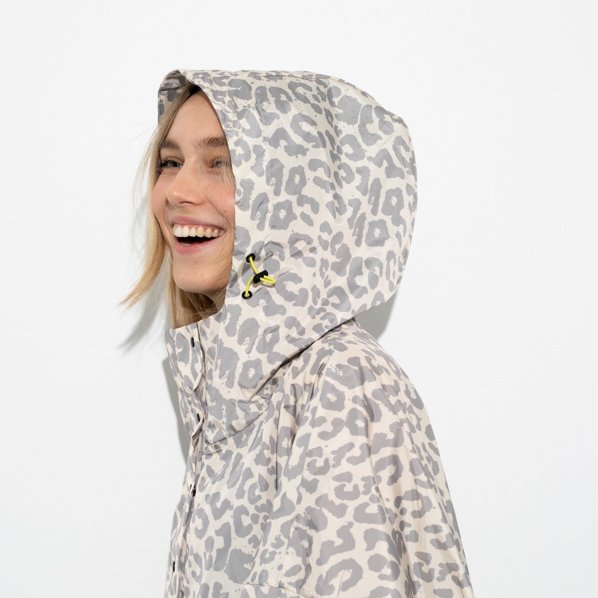 Recycled Rain Poncho - leo grey/sand