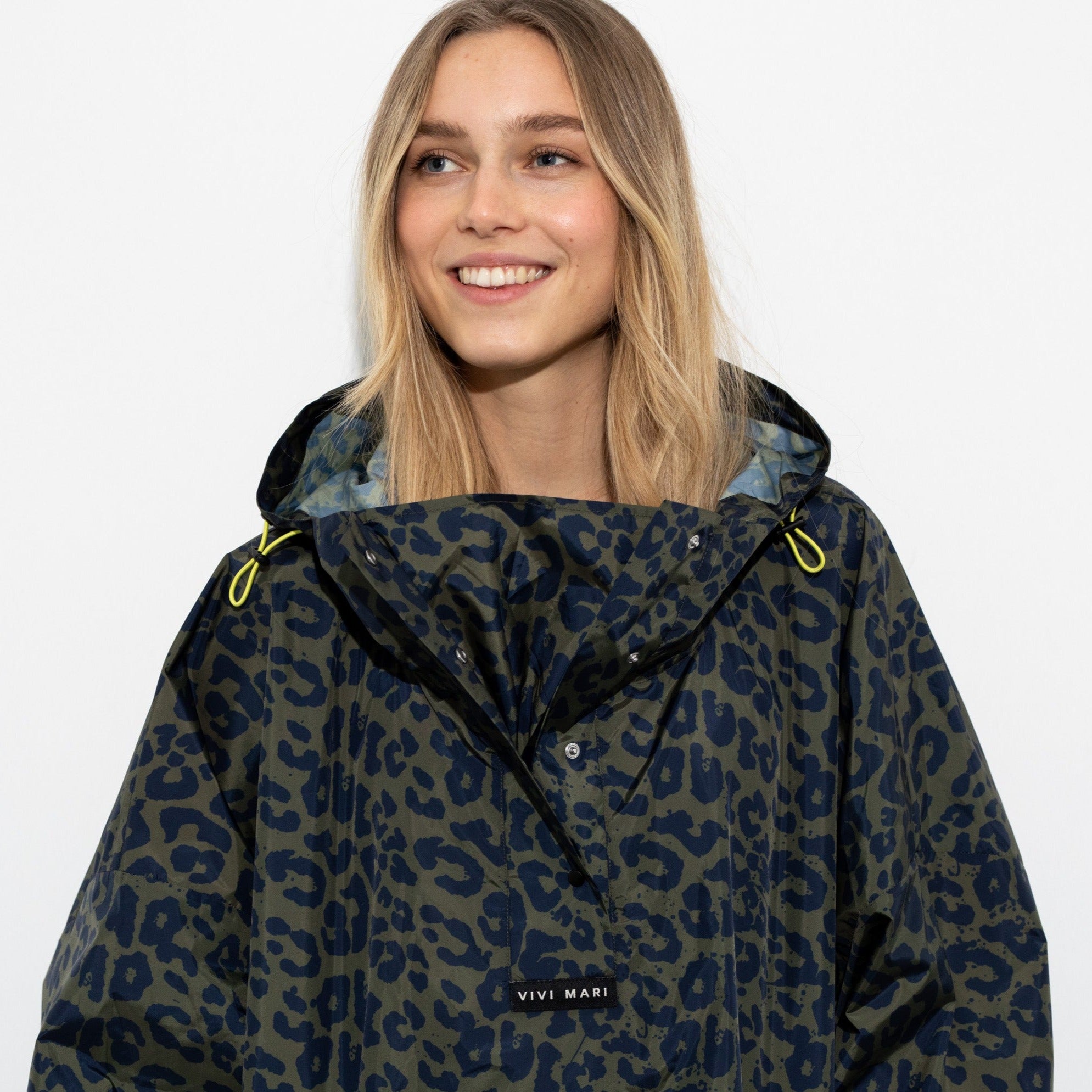 Recycled Rain Poncho - leo navy/olive