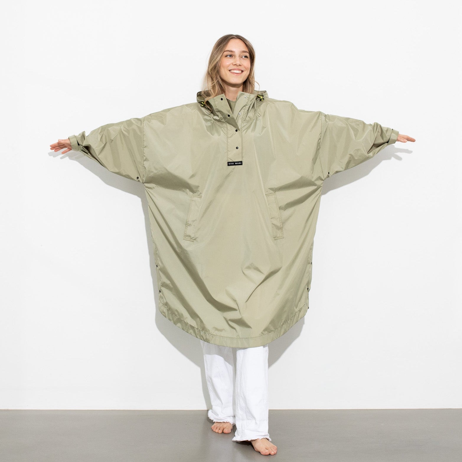 Recycled Rain Poncho - pale olive