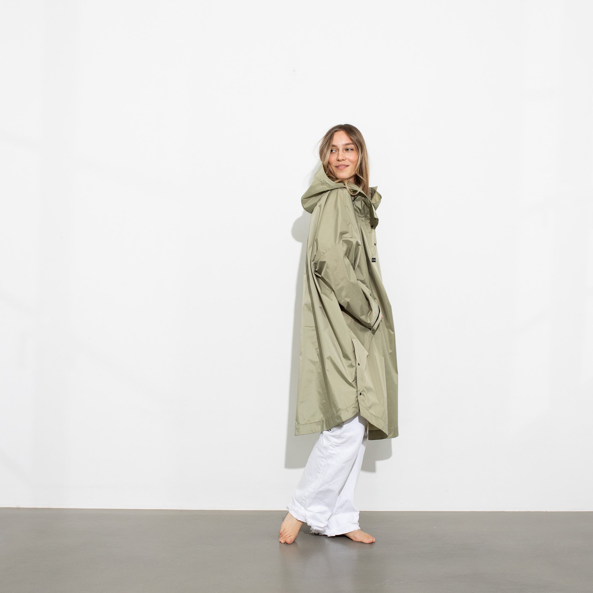 Recycled Rain Poncho - pale olive
